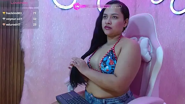 Snapshot of i_am_karoll chatting on March 20, 3:34 am i am karoll online show from March 20, 3:34 am
