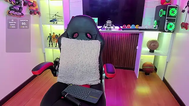 i am karoll online show from February 7, 7:11 pm