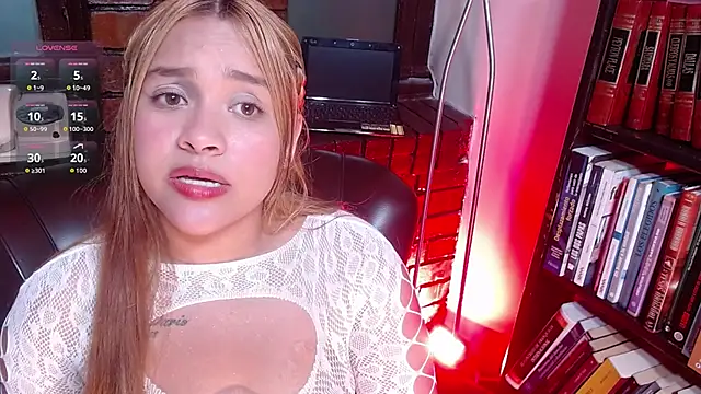 i am karoll online show from April 22, 7:20 pm