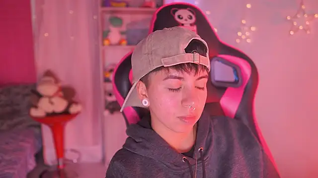 tommy blue online show from March 21, 2:02 am