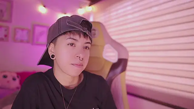 tommy blue online show from April 8, 12:50 pm