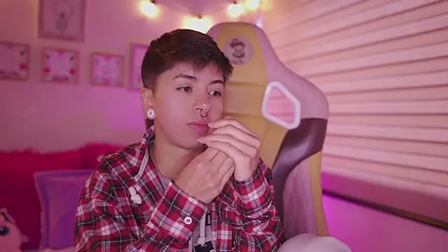 tommy blue online show from March 19, 12:38 pm