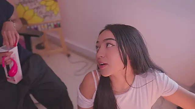 Snapshot of tommy_blue chatting on November 21, 2:49 pm tommy blue online show from November 21, 2:49 pm