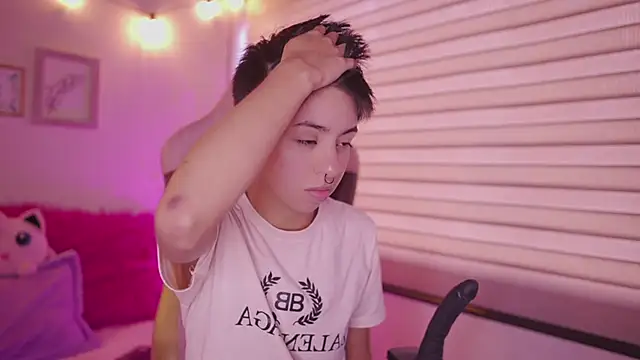 tommy blue online show from April 9, 12:33 pm