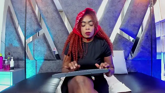 CandyMartinez  online show from December 20, 4:43 pm