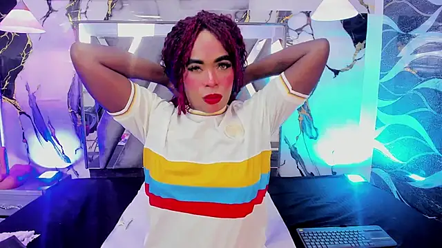 CandyMartinez  online show from June 5, 9:09 pm