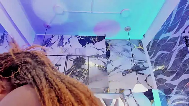 CandyMartinez  online show from May 20, 8:39 pm