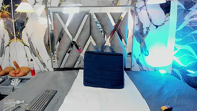 CandyMartinez  online show from July 3, 5:52 pm