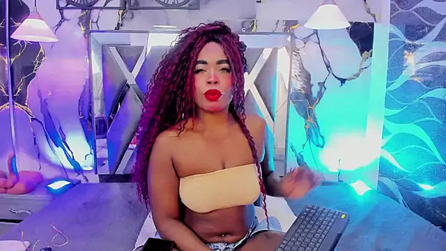 CandyMartinez  online show from June 15, 7:02 pm