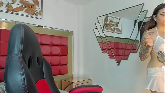 SaskiaGrendel online show from November 5, 6:11 pm