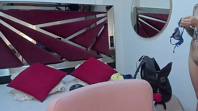 SaskiaGrendel online show from November 12, 6:12 pm