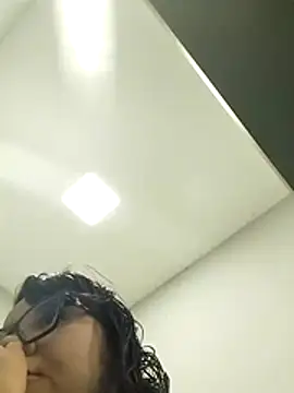 viviksmel online show from December 4, 2:16 pm