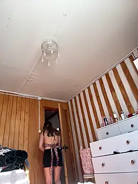 Snapshot of floooohv chatting on February 6, 9:33 pm floooohv online show from February 6, 9:33 pm