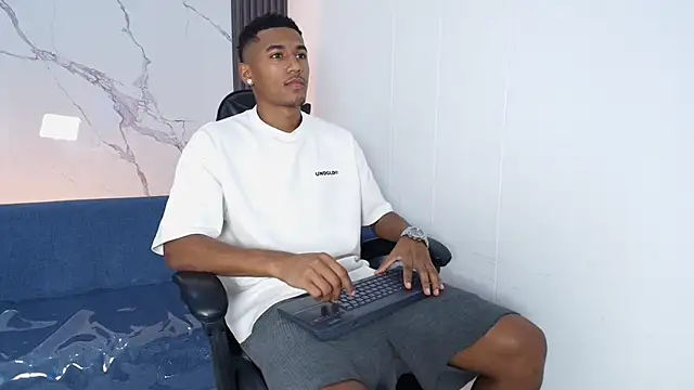 LexiAndDeker online show from November 29, 5:02 pm