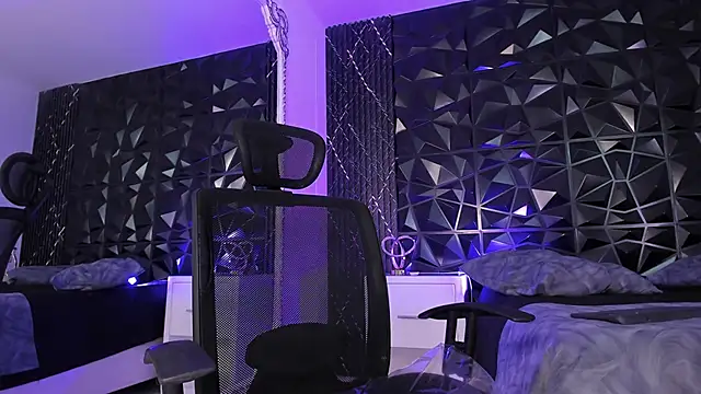 LexiAndDeker online show from December 13, 8:04 pm