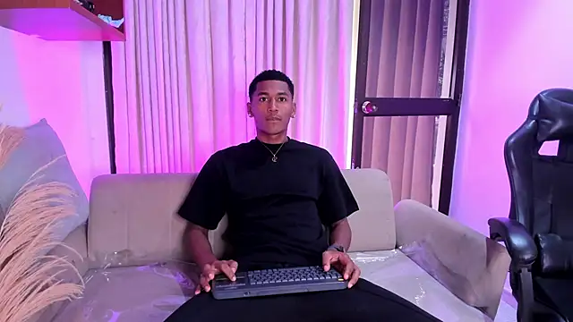 Snapshot of LexiAndDeker chatting on November 16, 3:17 pm LexiAndDeker online show from November 16, 3:17 pm