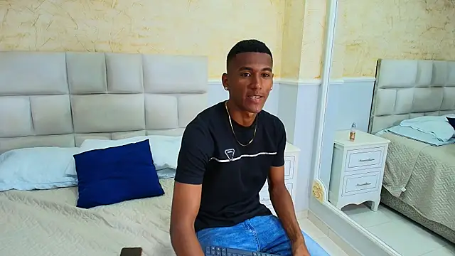 Snapshot of LexiAndDeker chatting on September 26, 4:47 pm LexiAndDeker online show from September 26, 4:47 pm