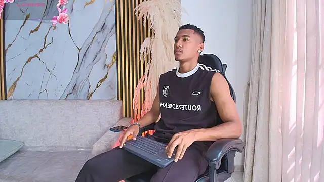 LexiAndDeker online show from December 1, 5:25 pm