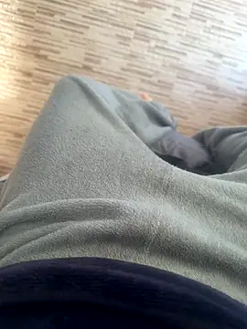 Snapshot of ategurl192 chatting on December 15, 8:09 am ategurl192 online show from December 15, 8:09 am