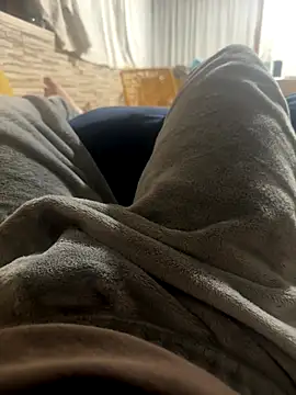 Snapshot of ategurl192 chatting on November 17, 5:39 pm ategurl192 online show from November 17, 5:39 pm