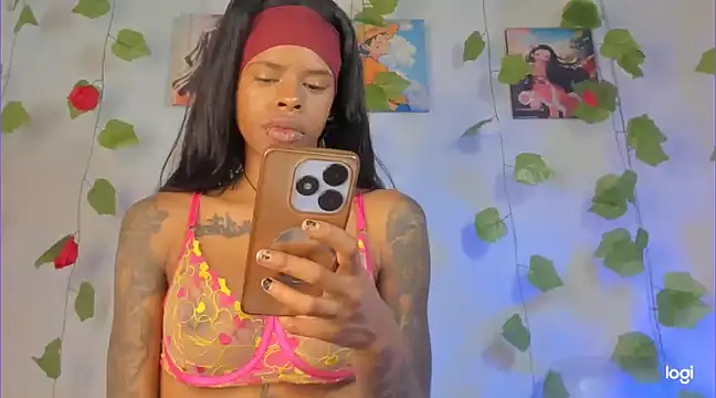 Snapshot of Aprillebony chatting on March 12, 7:47 pm Aprillebony online show from March 12, 7:47 pm