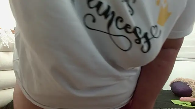 Snapshot of scarlettbooty chatting on June 24, 10:07 pm scarlettbooty online show from June 24, 10:07 pm