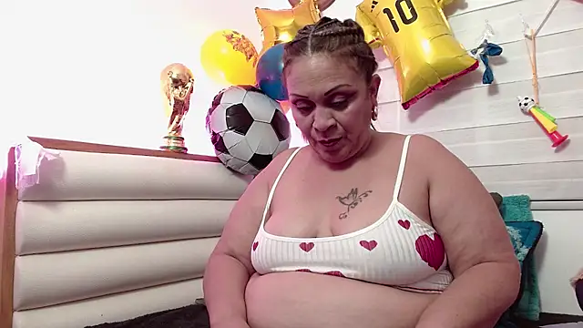 Snapshot of scarlettbooty chatting on July 8, 3:02 pm scarlettbooty online show from July 8, 3:02 pm
