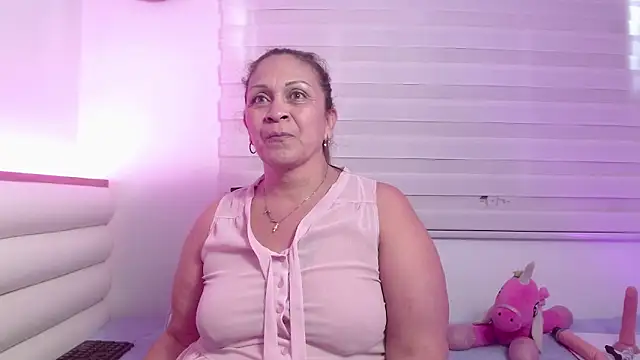 scarlettbooty online show from April 1, 12:06 pm