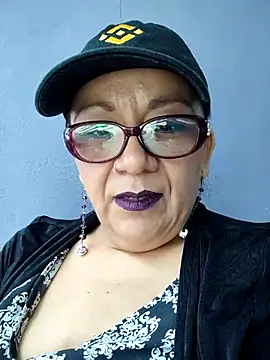 Tonhermosa online show from March 27, 6:42 pm