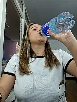 mandy-moore online show from February 4, 7:09 pm