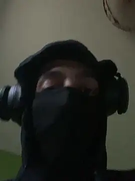 Snapshot of CheryNoLoveMe chatting on March 5, 12:11 pm CheryNoLoveMe online show from March 5, 12:11 pm