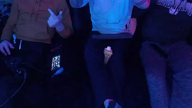 weknowourworth6999 online show from January 19, 5:33 am