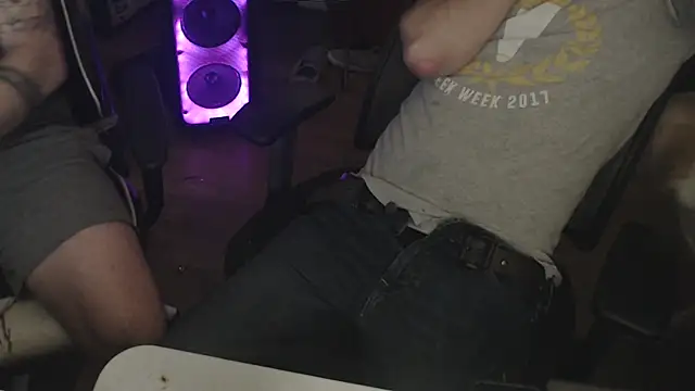 weknowourworth6999 online show from September 14, 1:33 pm