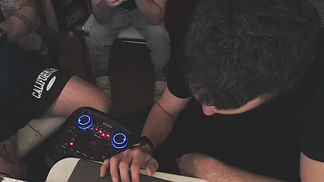 weknowourworth6999 online show from September 22, 11:00 pm