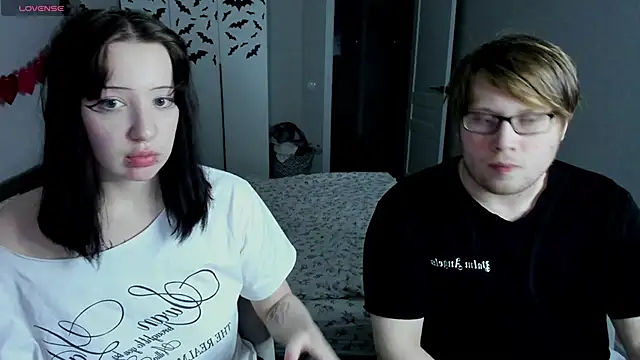 JayMollyy online show from April 22, 7:20 pm