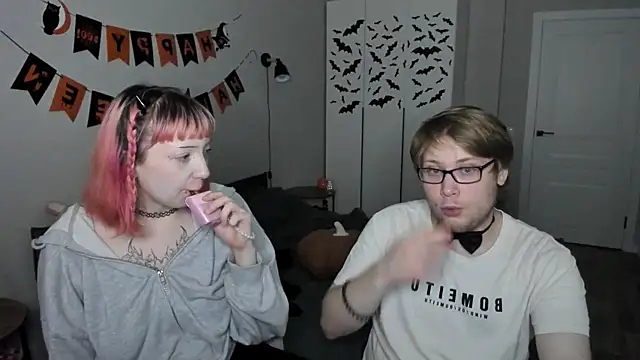 Snapshot of JayMollyy chatting on October 25, 5:57 pm JayMollyy online show from October 25, 5:57 pm