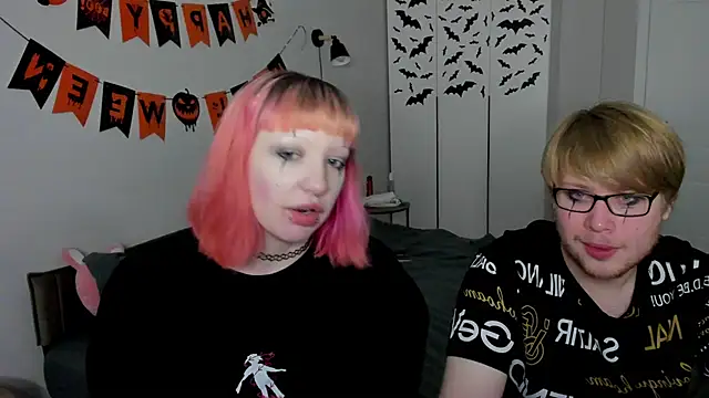 Snapshot of JayMollyy chatting on October 31, 5:20 pm JayMollyy online show from October 31, 5:20 pm