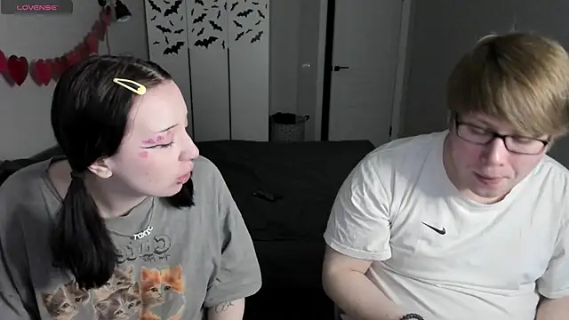 JayMollyy online show from April 15, 5:28 pm