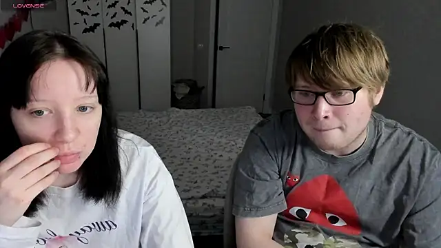 JayMollyy online show from April 19, 6:10 pm