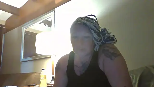 Snapshot of livieblainn chatting on July 21, 2:25 am livieblainn online show from July 21, 2:25 am