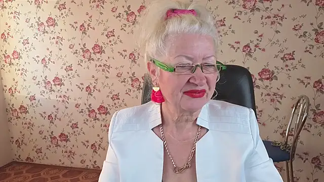 Maya Mayflower online show from October 3, 4:03 am