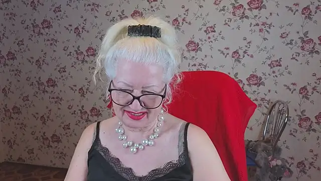 Maya Mayflower online show from February 14, 3:45 pm