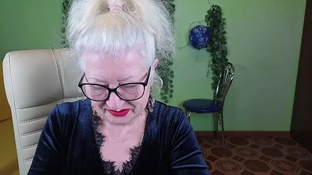 Maya Mayflower online show from September 28, 4:30 am