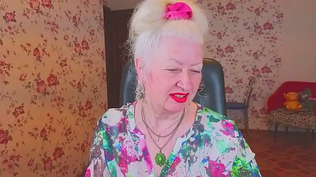 Maya Mayflower online show from May 15, 3:15 am