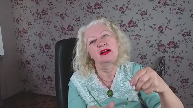 Maya Mayflower online show from October 10, 4:02 am