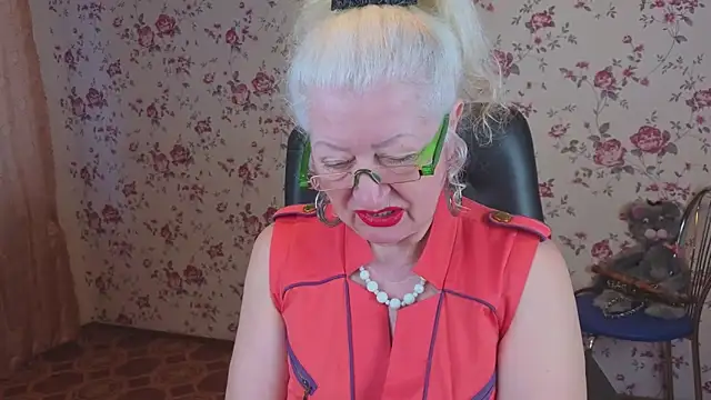 Maya Mayflower online show from April 2, 3:24 am