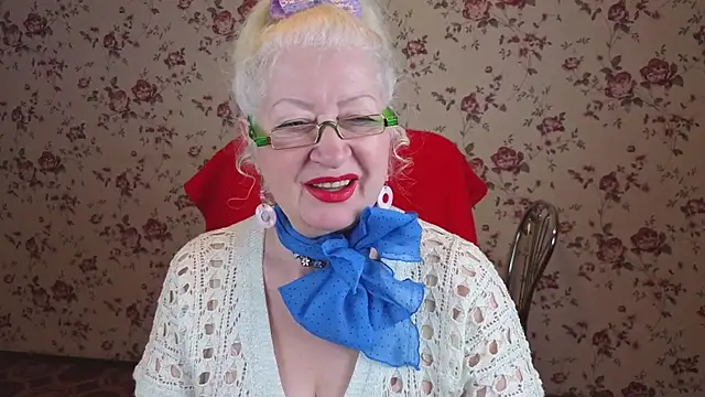 Maya Mayflower online show from November 25, 4:02 am