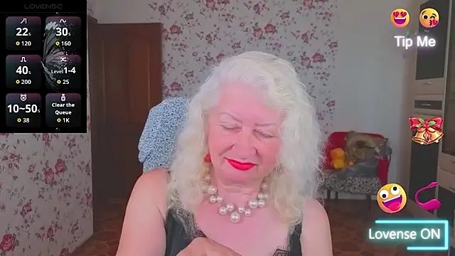 Snapshot of Maya_Mayflower chatting on June 9, 3:29 am Maya Mayflower online show from June 9, 3:29 am