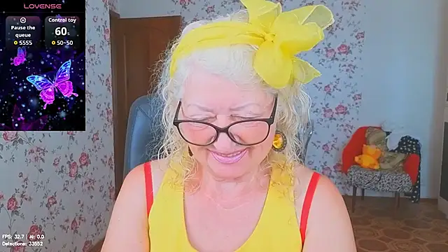 Snapshot of Maya_Mayflower chatting on July 21, 3:52 am Maya Mayflower online show from July 21, 3:52 am