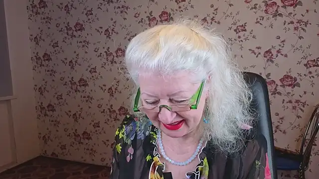 Maya Mayflower online show from November 17, 4:05 am